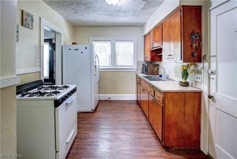 2189 W 105th Street Cleveland OH 44102