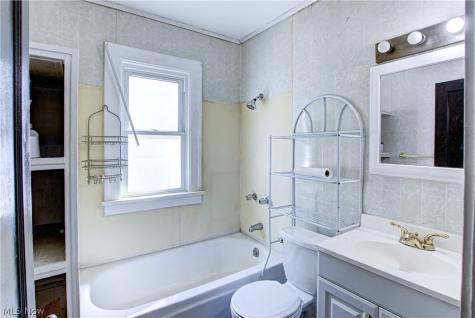 2189 W 105th Street Cleveland OH 44102