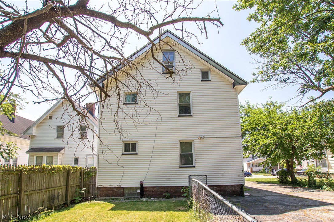 2189 W 105th Street Cleveland OH 44102