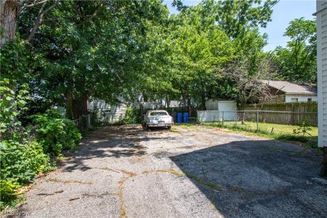 2189 W 105th Street Cleveland OH 44102