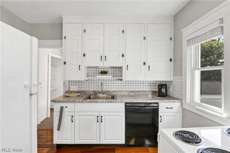 1221 Brockley Avenue Lakewood OH 44107