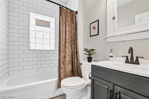 1221 Brockley Avenue Lakewood OH 44107