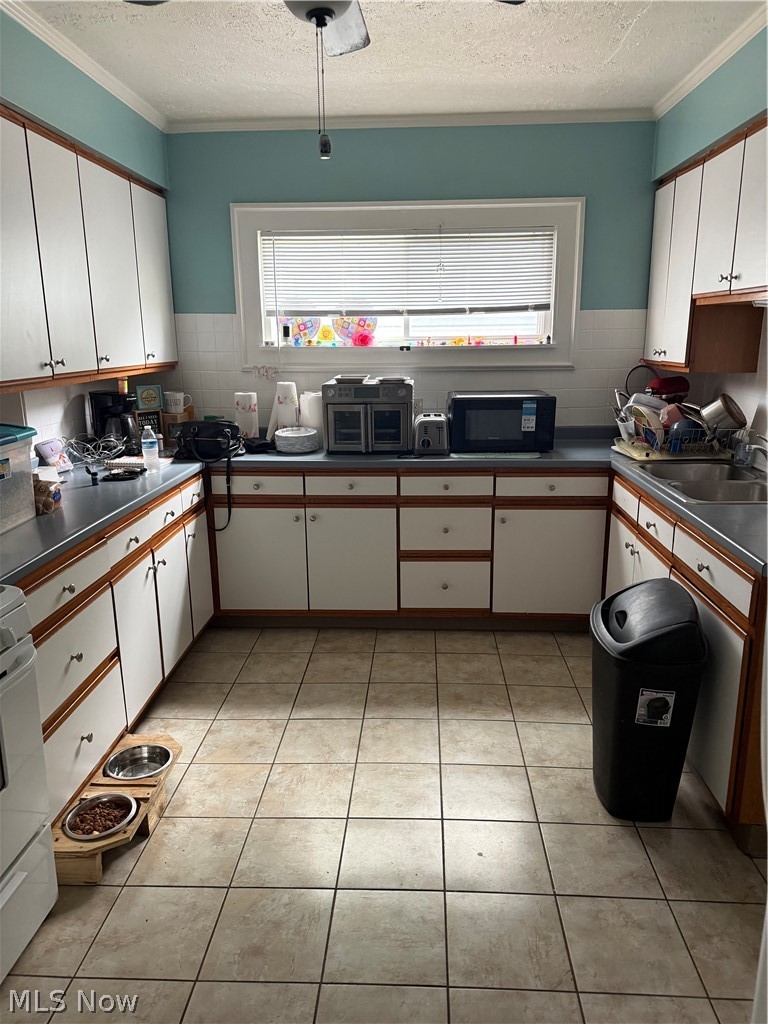 3330 W 129th Street Cleveland OH 44111