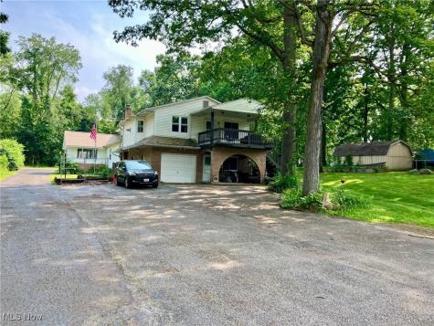 1088 Buena Vista Drive Akron OH 44319