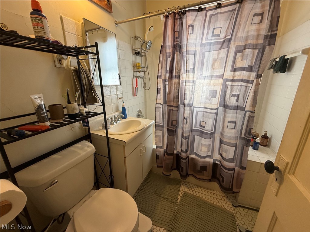 2173 Oakdale Road Cleveland Heights OH 44118