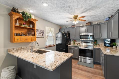 2419 Meadow Spring Circle Akron OH 44312