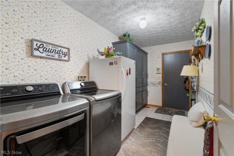 2419 Meadow Spring Circle Akron OH 44312