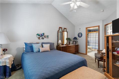 2419 Meadow Spring Circle Akron OH 44312