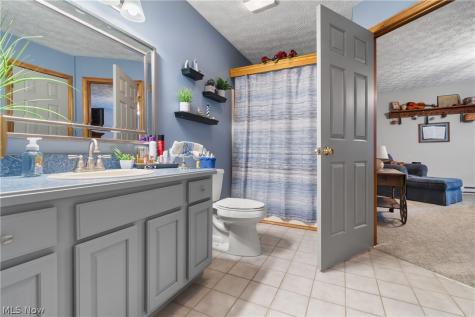 2419 Meadow Spring Circle Akron OH 44312