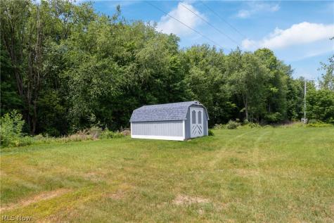 2419 Meadow Spring Circle Akron OH 44312