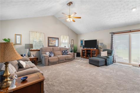 2419 Meadow Spring Circle Akron OH 44312