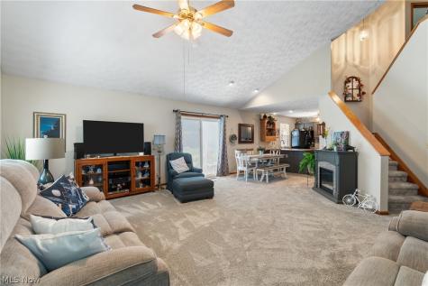2419 Meadow Spring Circle Akron OH 44312