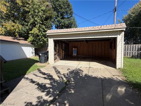 18007 Harland Avenue Cleveland OH 44119