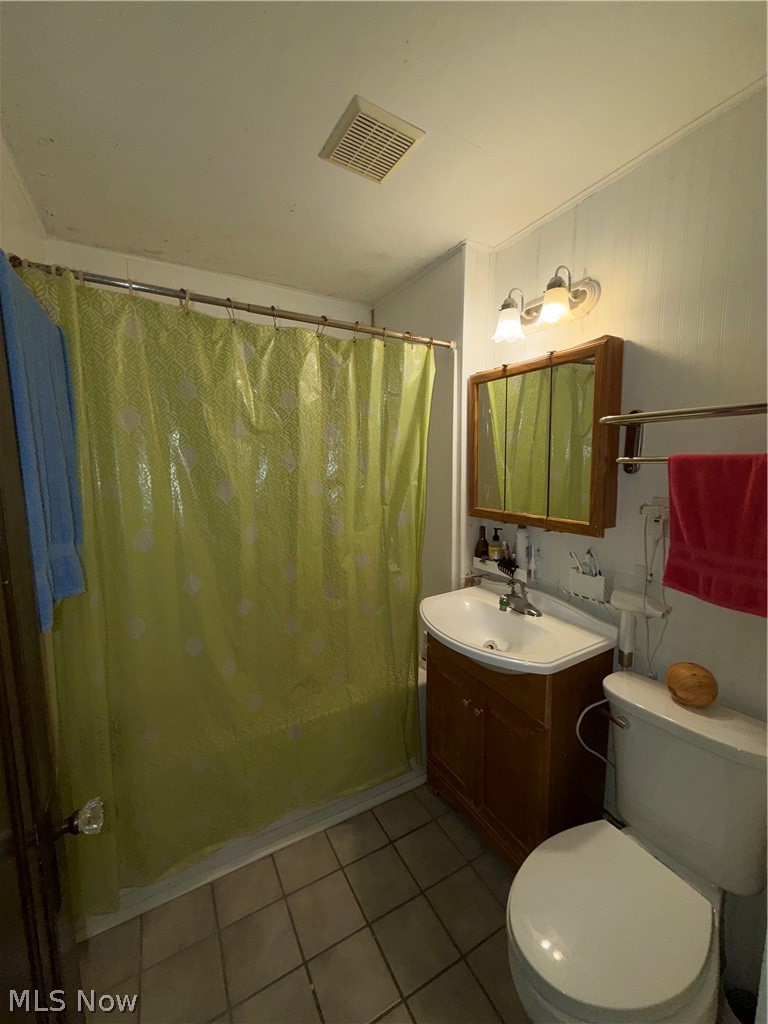 18007 Harland Avenue Cleveland OH 44119