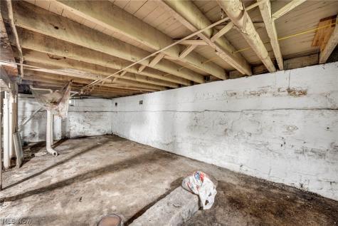 16 Columbus Street Bedford OH 44146