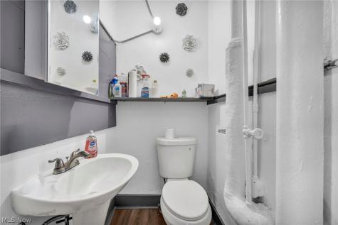 16 Columbus Street Bedford OH 44146
