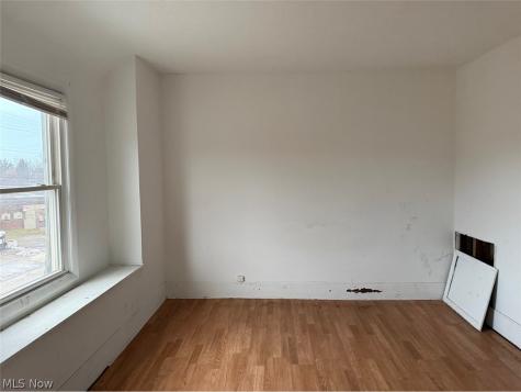 7611 Marble Avenue Cleveland OH 44105