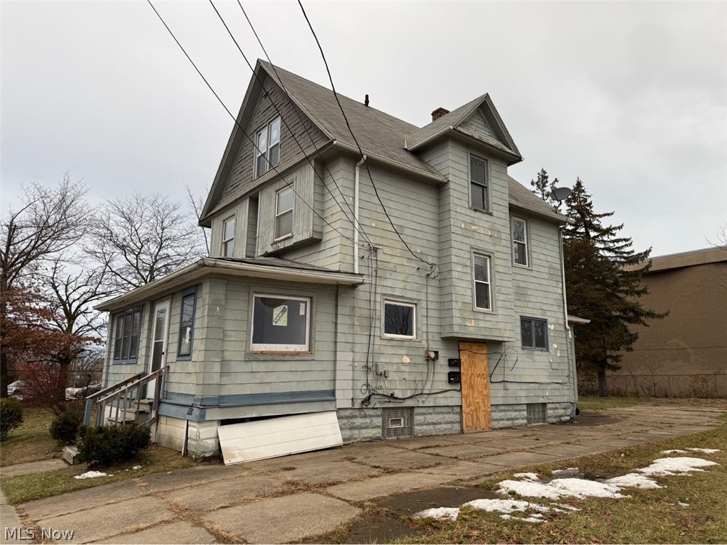 7611 Marble Avenue Cleveland OH 44105