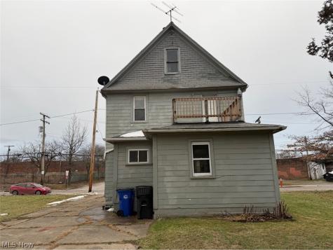 7611 Marble Avenue Cleveland OH 44105
