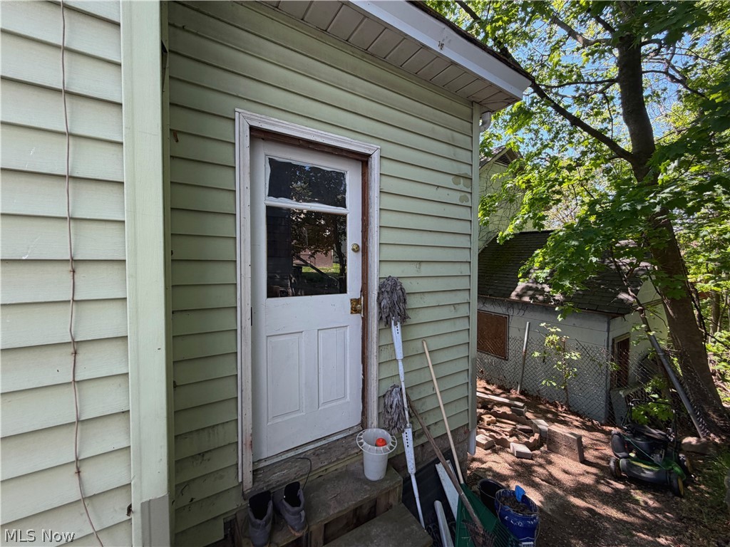 825 Laura Avenue East Liverpool OH 43920