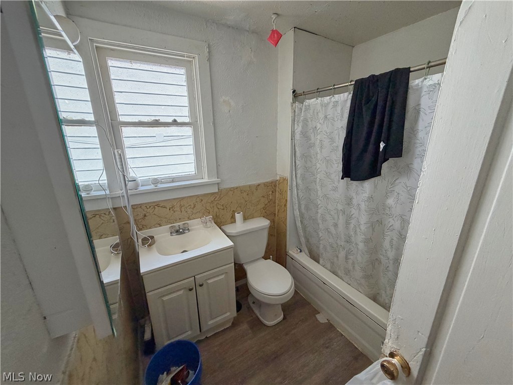 825 Laura Avenue East Liverpool OH 43920