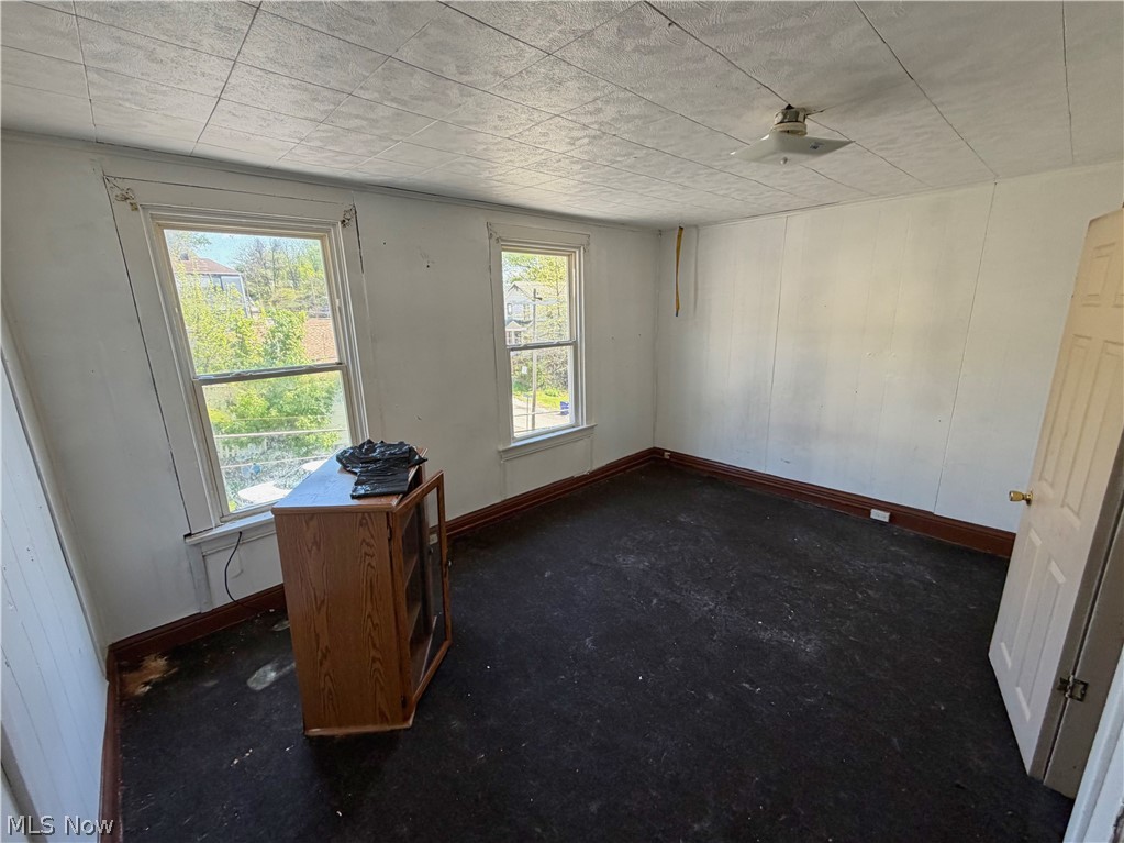 825 Laura Avenue East Liverpool OH 43920