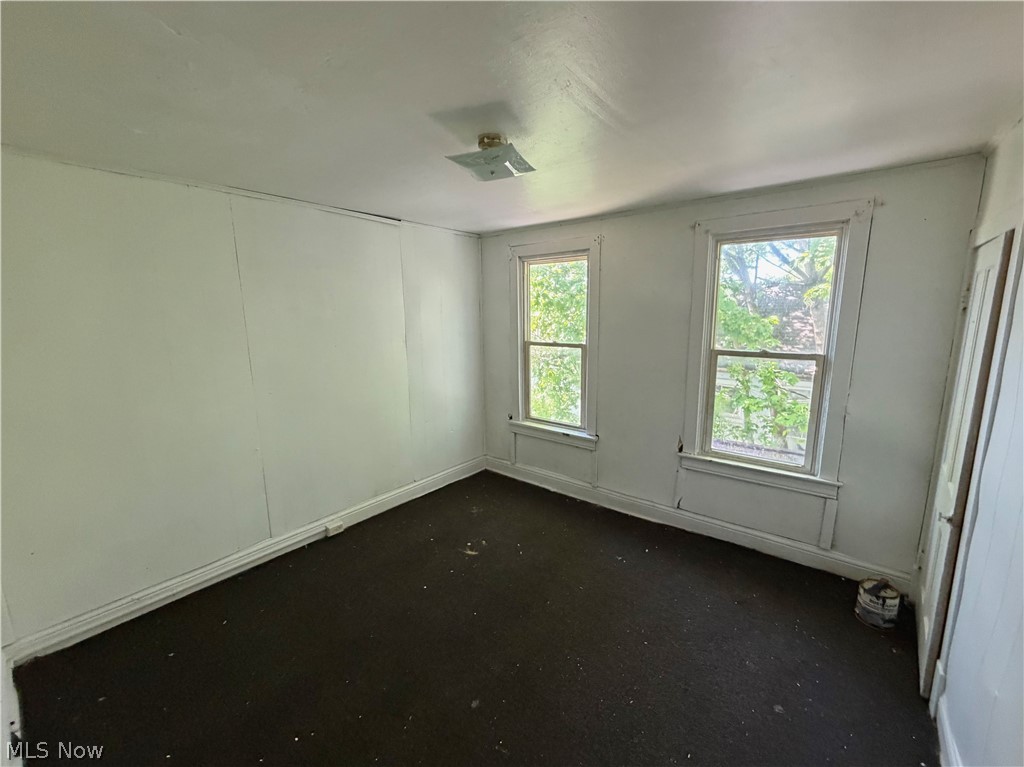 825 Laura Avenue East Liverpool OH 43920