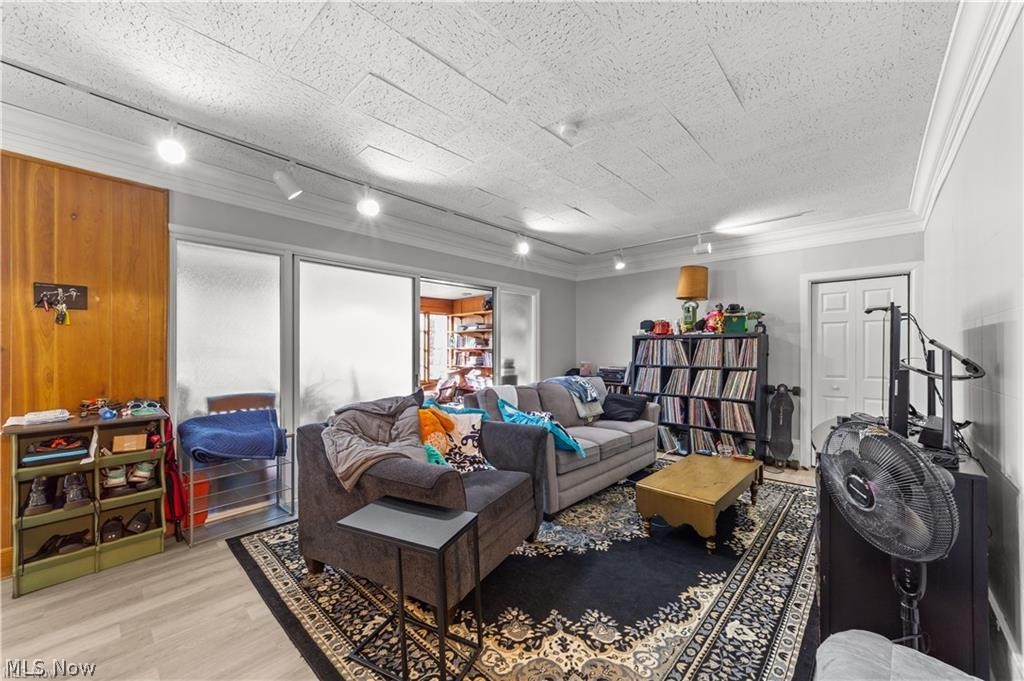14724 Clifton Boulevard Lakewood OH 44107