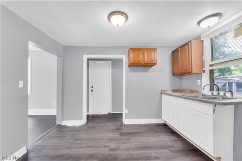 3150 W 46th Street Cleveland OH 44102