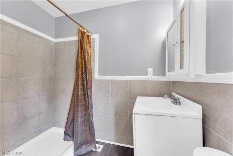 3150 W 46th Street Cleveland OH 44102