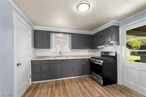 1738 Erie Street S Massillon OH 44646