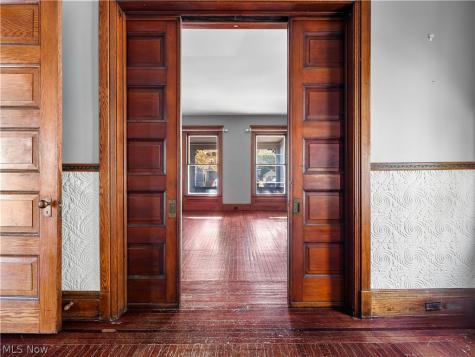 6110 W Clinton Avenue Cleveland OH 44102