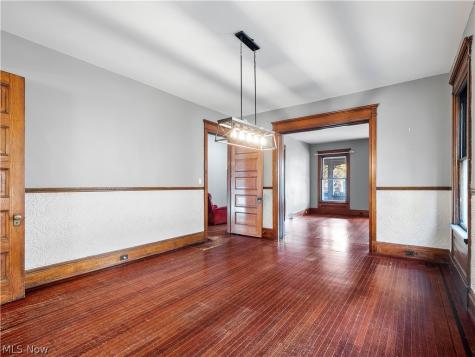 6110 W Clinton Avenue Cleveland OH 44102