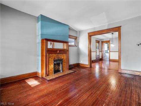 6110 W Clinton Avenue Cleveland OH 44102
