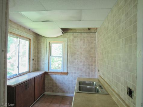 742 Linn Drive Cleveland OH 44108