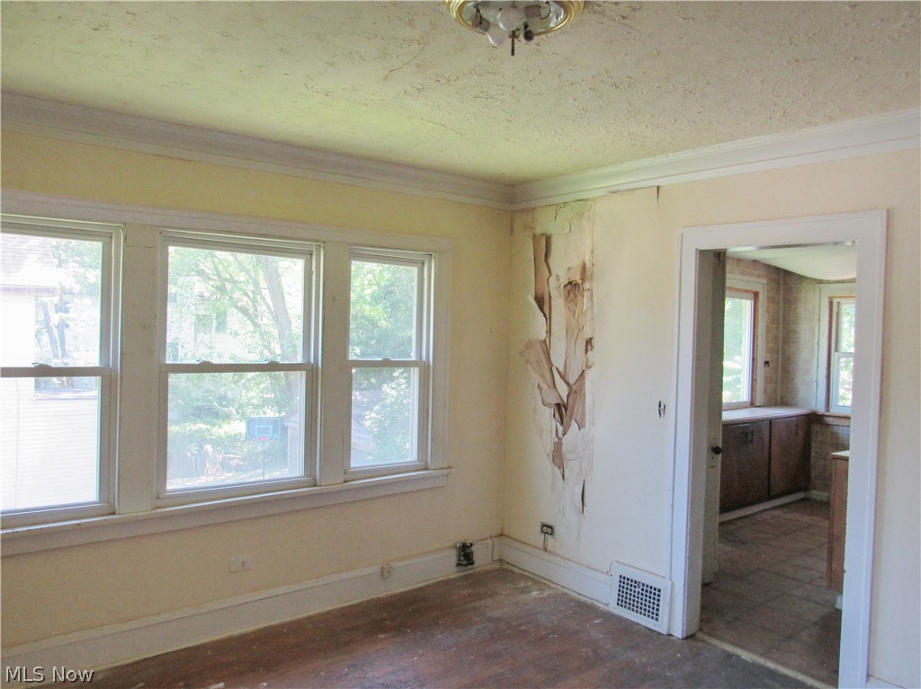 742 Linn Drive Cleveland OH 44108