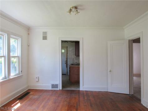 742 Linn Drive Cleveland OH 44108