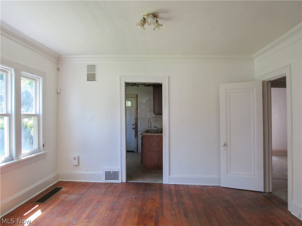 742 Linn Drive Cleveland OH 44108