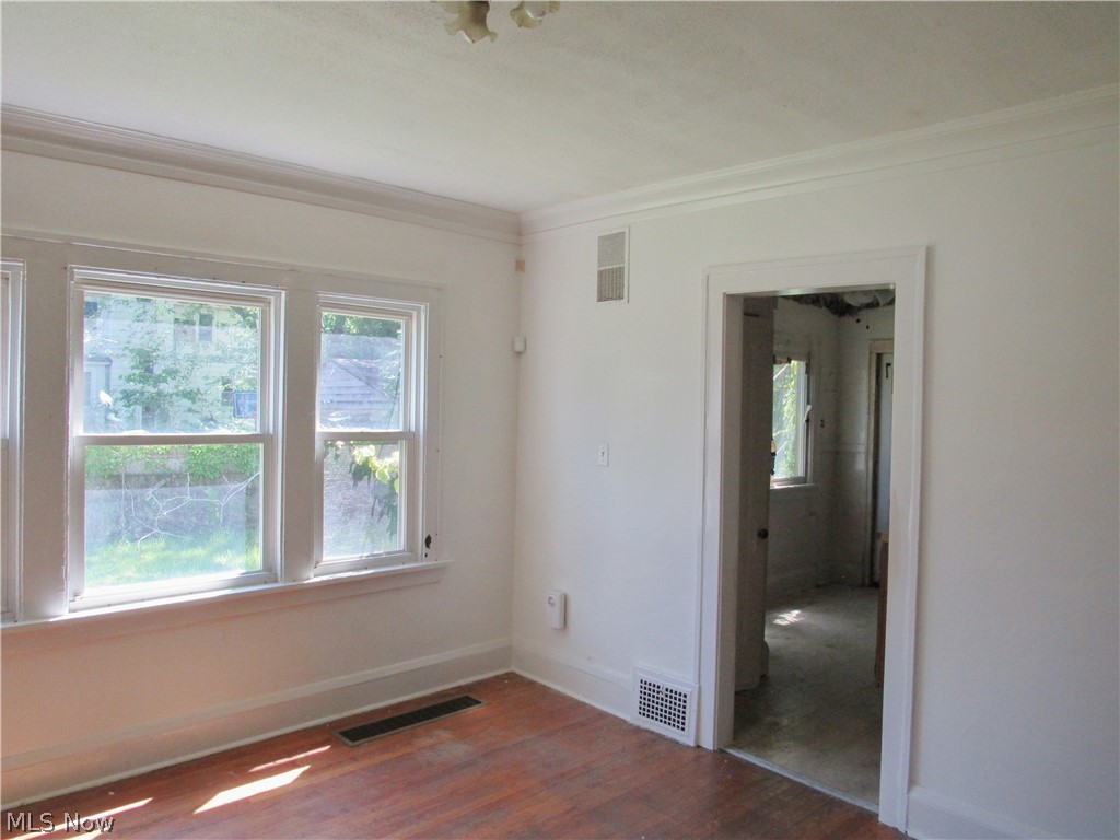 742 Linn Drive Cleveland OH 44108