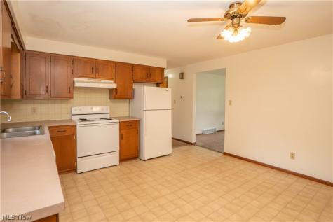 3090-3092 Brumbaugh Street NW North Canton OH 44720