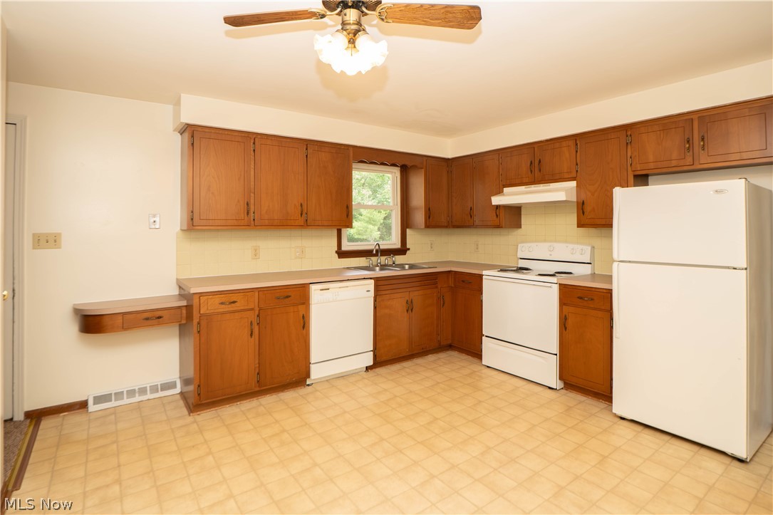 3090-3092 Brumbaugh Street NW North Canton OH 44720