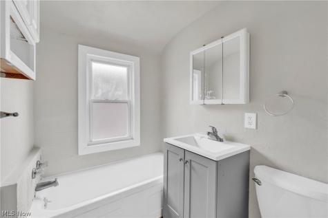 3645 E 146th Street Cleveland OH 44120