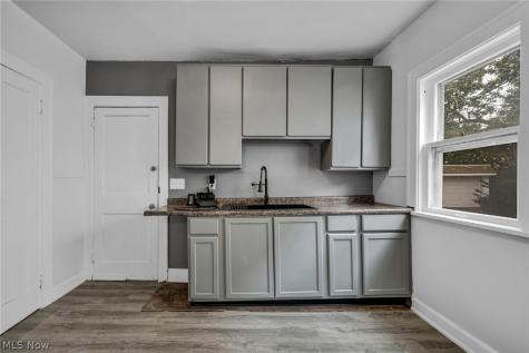 3808 E 149th Street Cleveland OH 44128