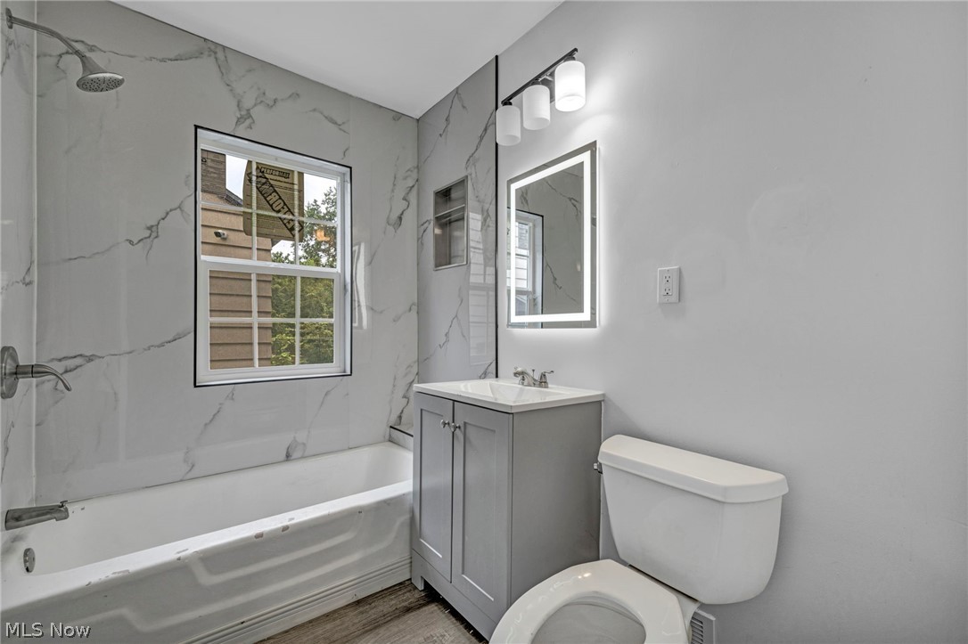 3808 E 149th Street Cleveland OH 44128