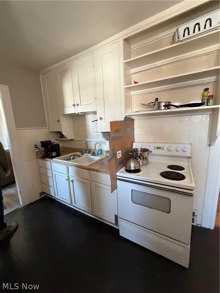 3401 Roanoke Avenue Cleveland OH 44109