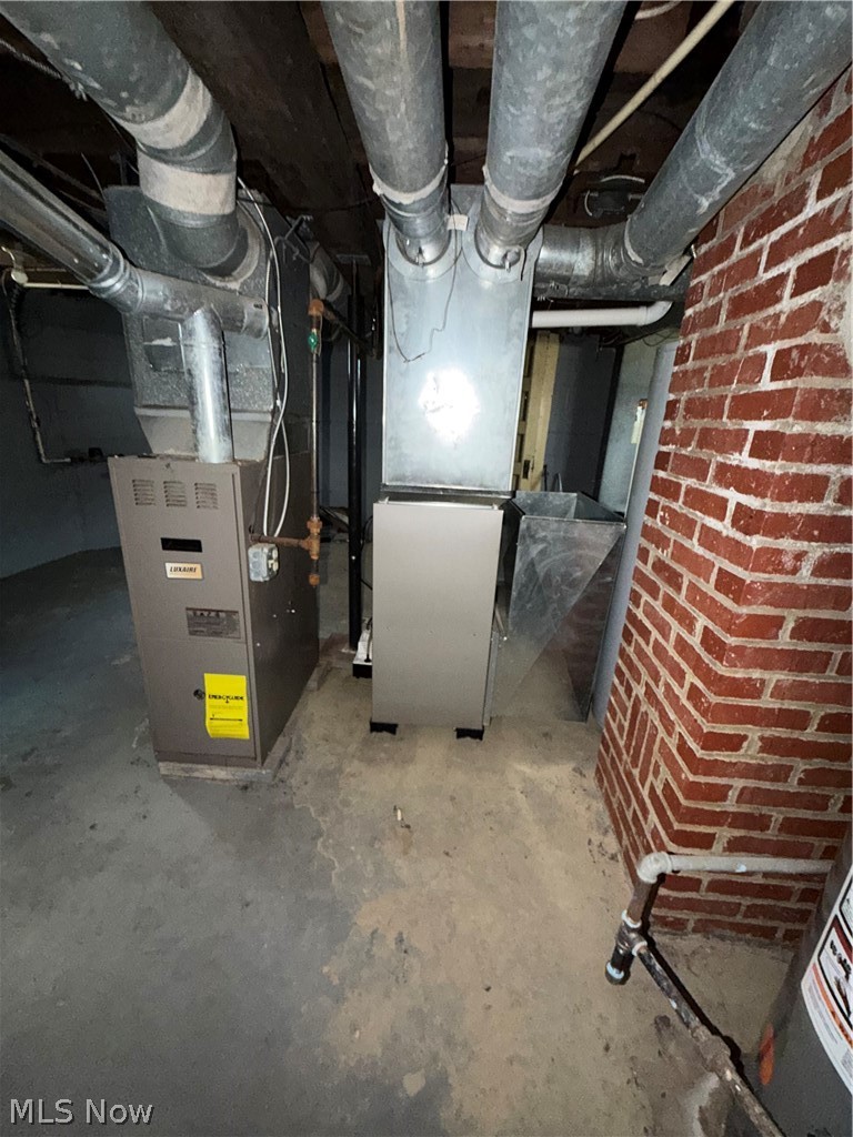 3401 Roanoke Avenue Cleveland OH 44109