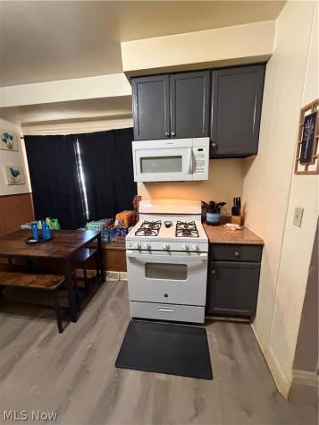 3401 Roanoke Avenue Cleveland OH 44109