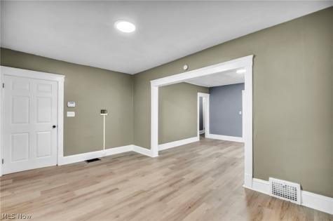 1919 Treadway Avenue Cleveland OH 44109