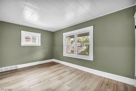 1919 Treadway Avenue Cleveland OH 44109
