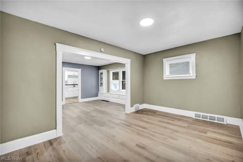 1919 Treadway Avenue Cleveland OH 44109